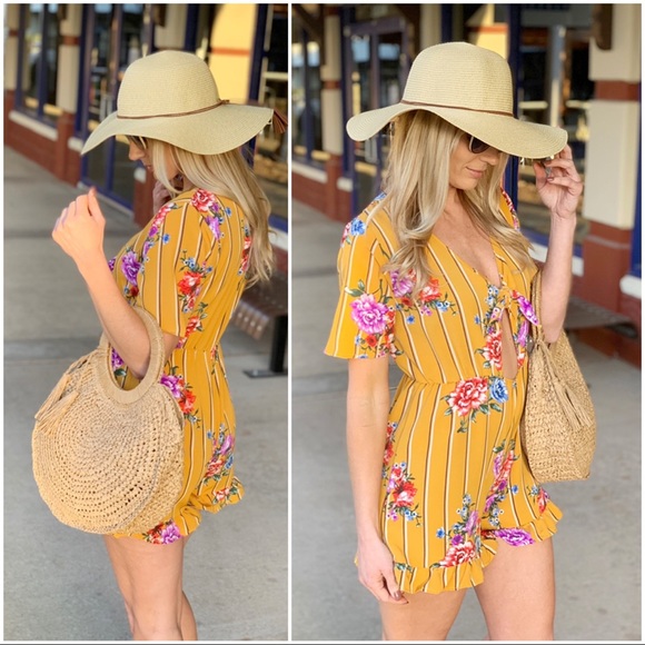 ✨LAST 1✨Mustard pin stripe and floral print romper - Picture 3 of 3